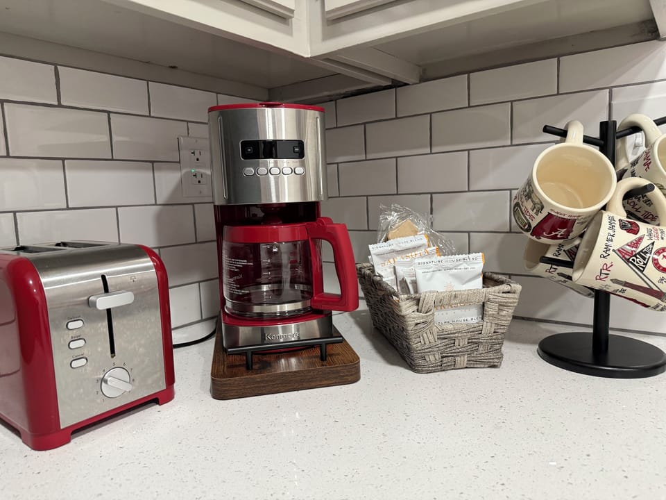 Full coffee pot- filters & single pot coffee provided