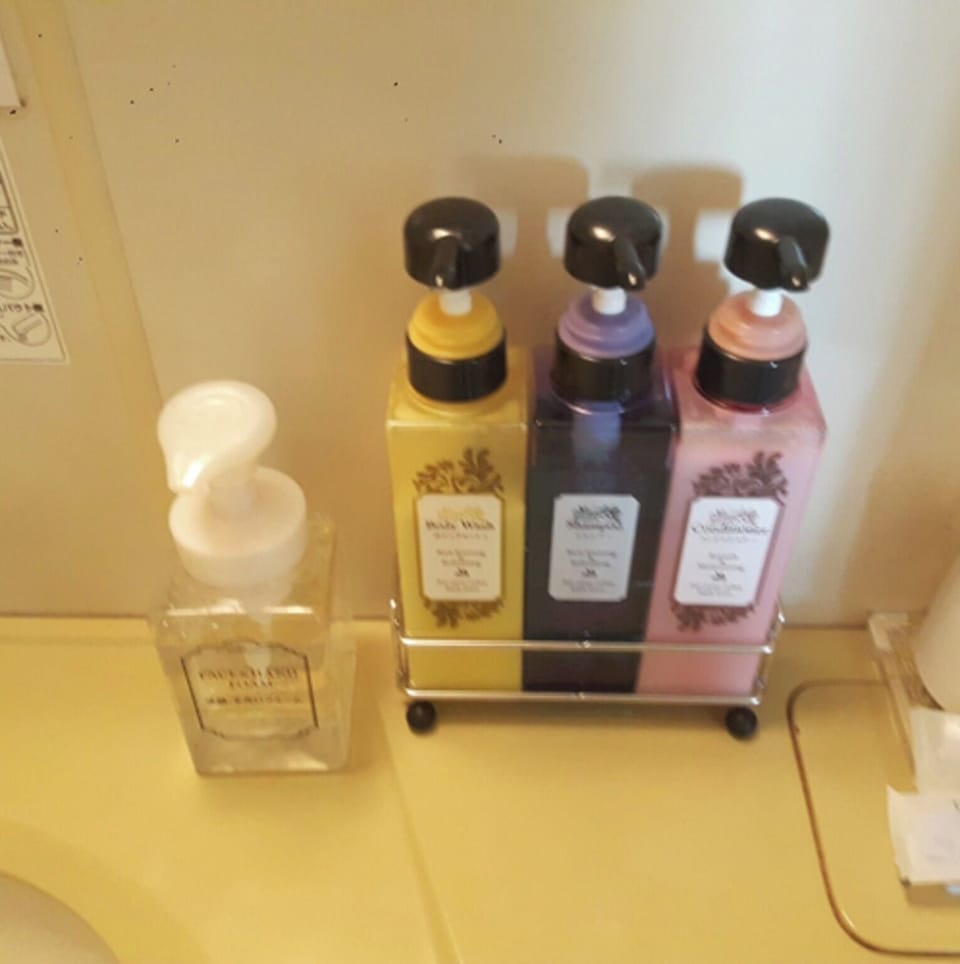 Bathroom amenities