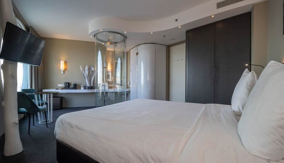 Unit with two Twin beds