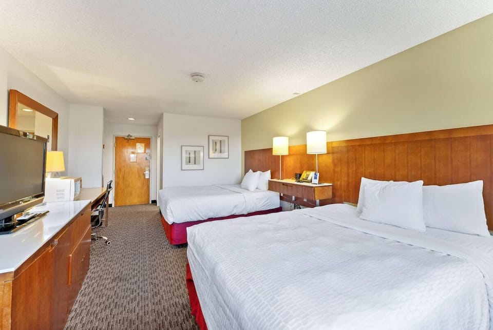 Comfortable Unit with 2 Queen size beds