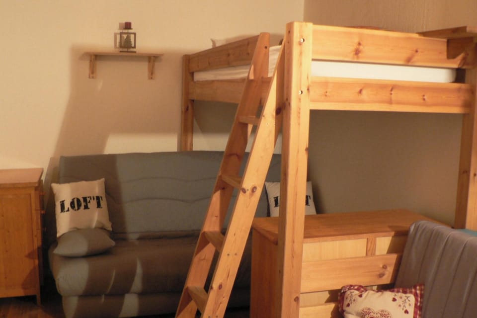 Bunk bed