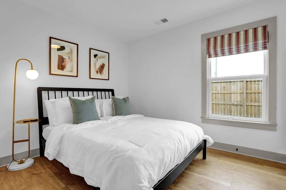 Bedroom 2 (Full Bed)