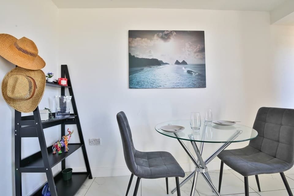 Open plan kitchen and dining area