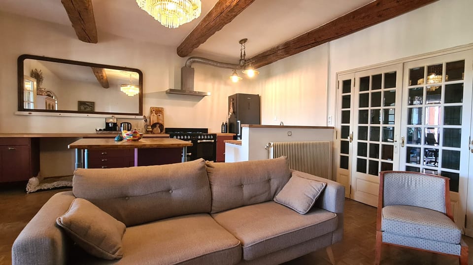 Living room to kitchen
