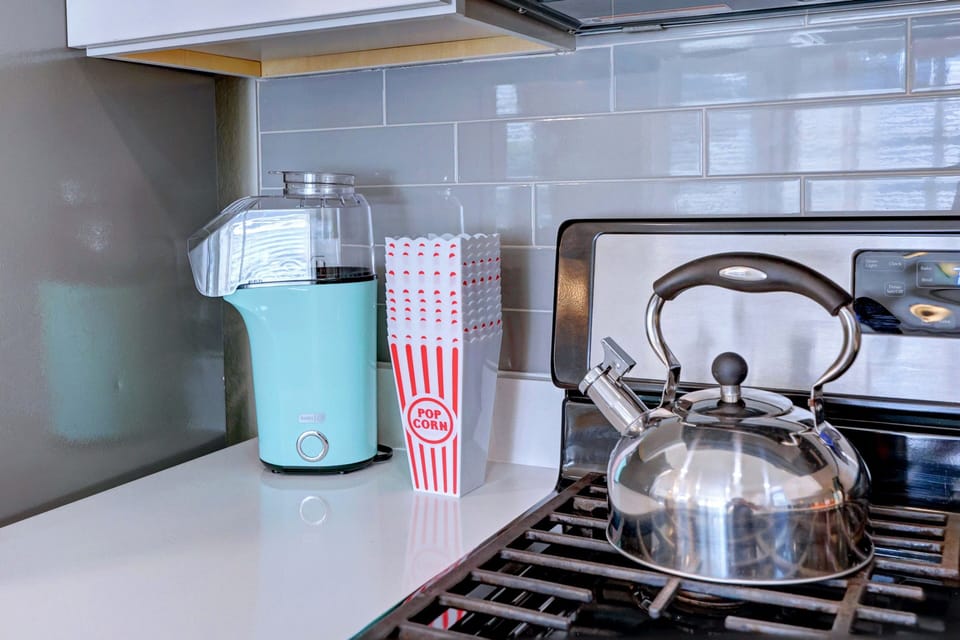 Popcorn nights? We’ve got you. Fire up the kettle, fill a tub, and settle in for a movie marathon after a day exploring Austin’s live music or vintage shops.