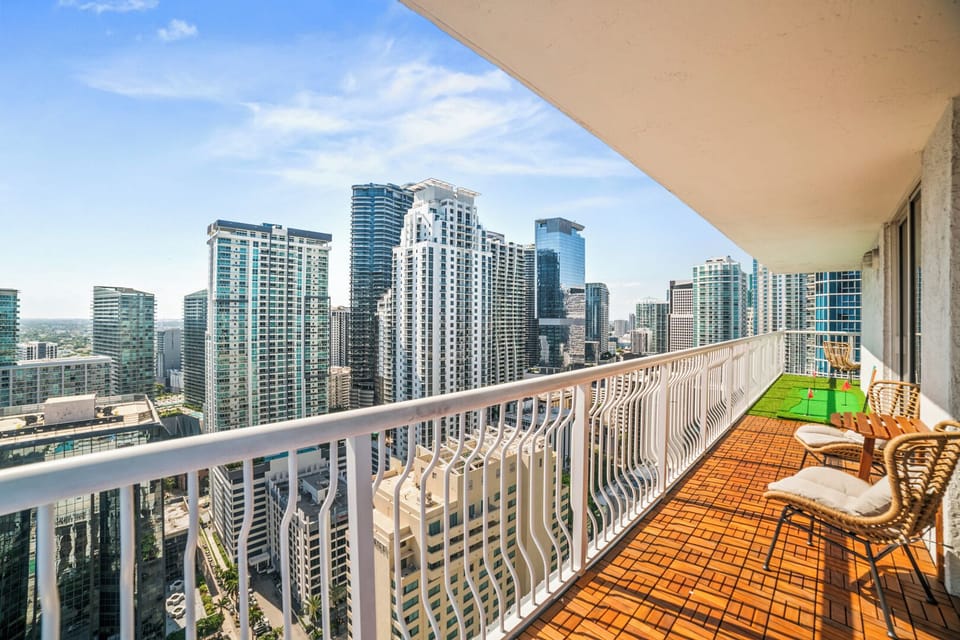 Breathtaking city views right outside your door.