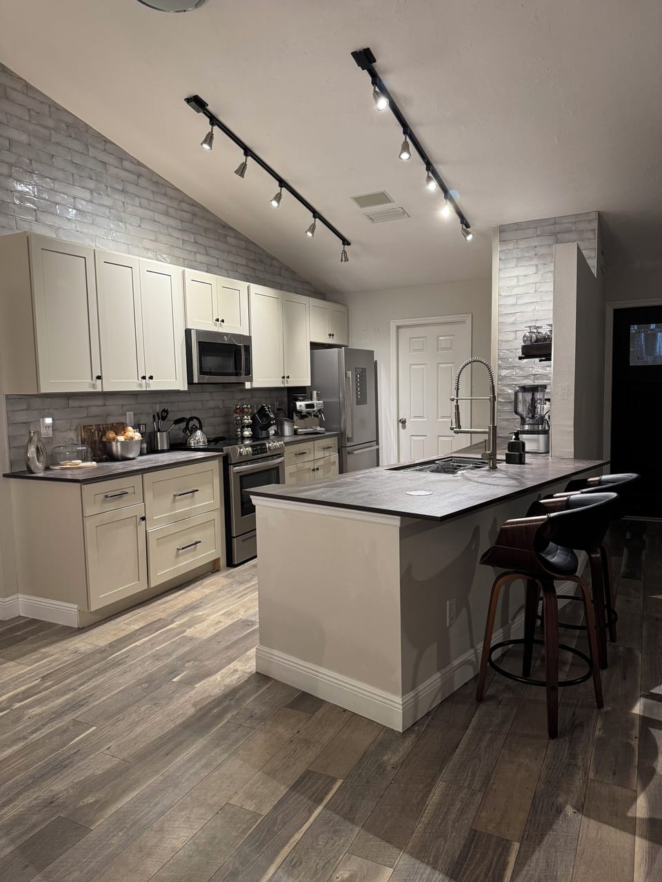 Kitchen and bar area