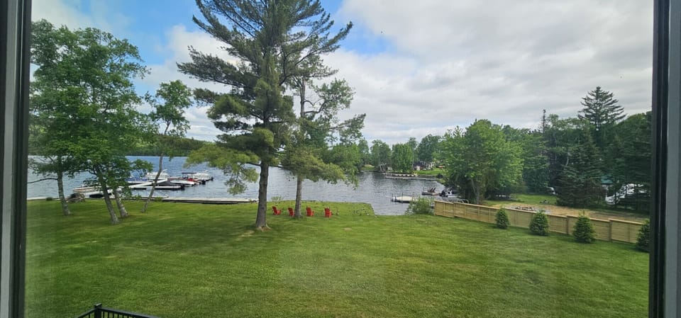 Wake up to breathtaking lake and mountain views every morning