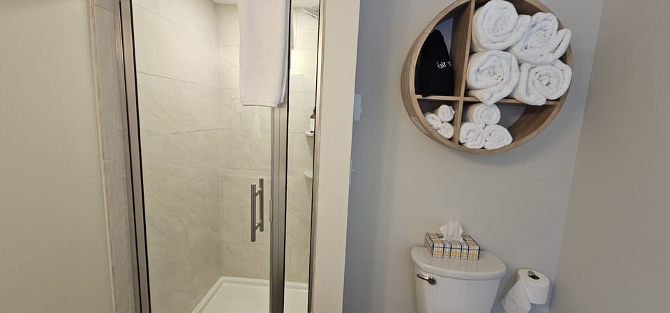 Clean lines, fresh towels, and all the comforts of home