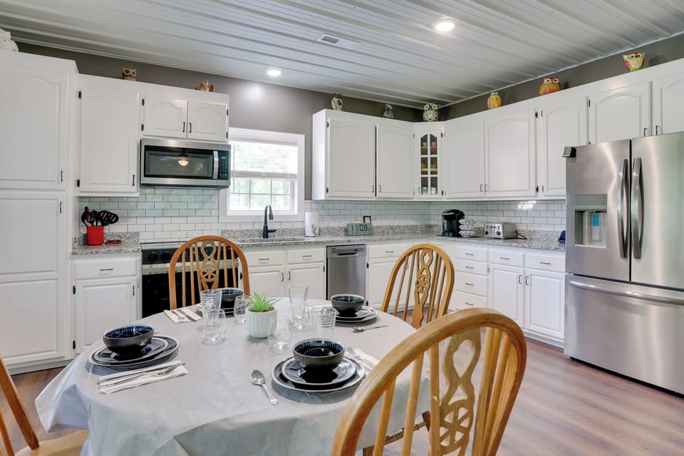 Kitchen | Keurig | Toaster | Dishwasher