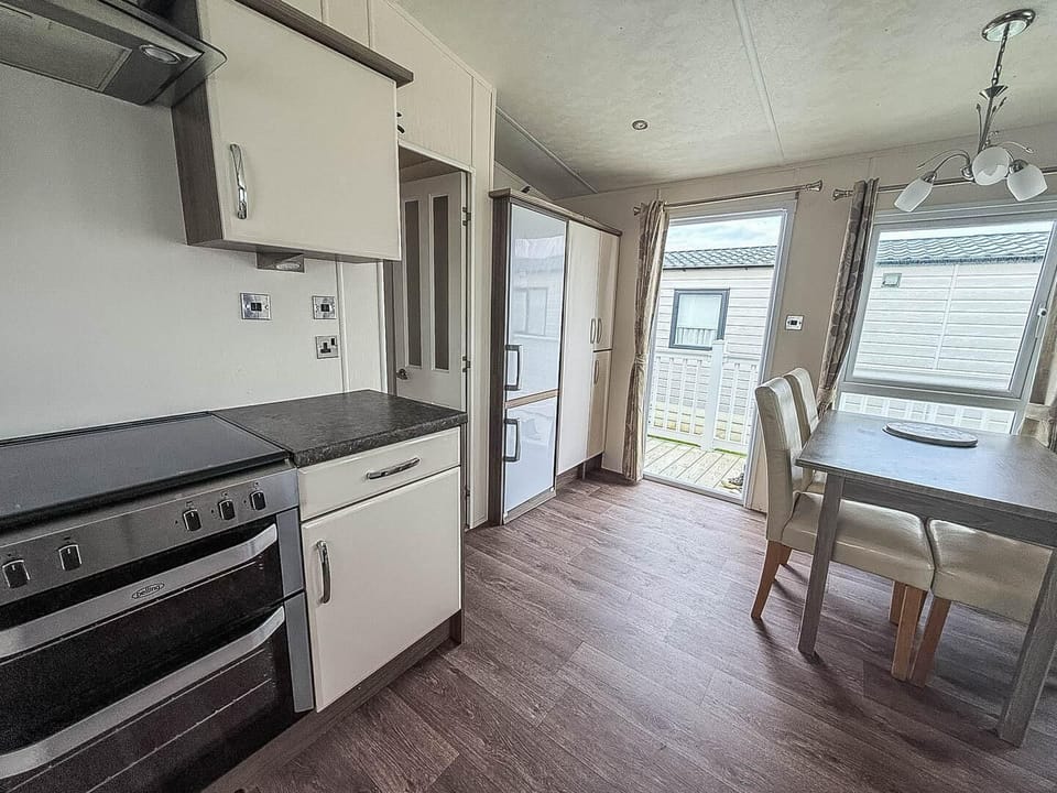 Whether you're planning a staycation or a dog friendly mini break, Broadland Sands in Lowestoft East Anglia is the perfect base for exploring Corton Beach Lowestoft and Lowestoft Marina Theatre.
