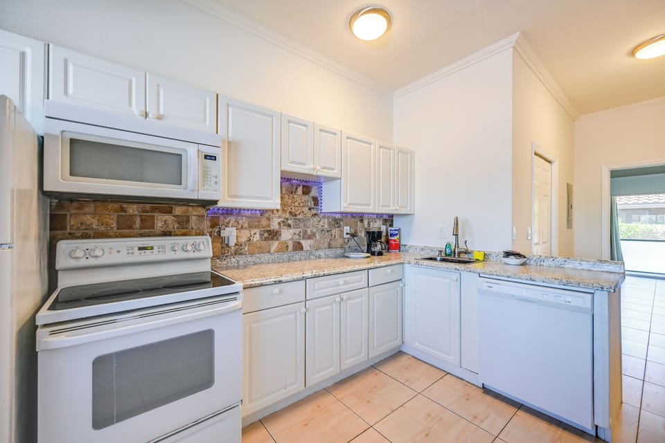 Kitchen | Trash Bags & Paper Towels