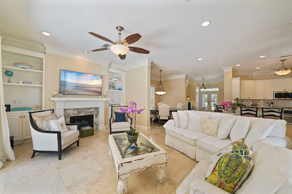 Tropical Dreams by the Sea - Destiny West - Living Room