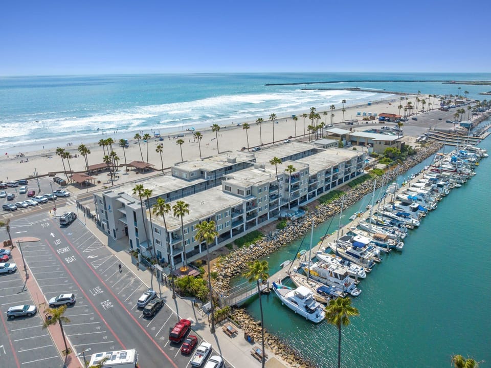 Welcome to Marina Del Mar