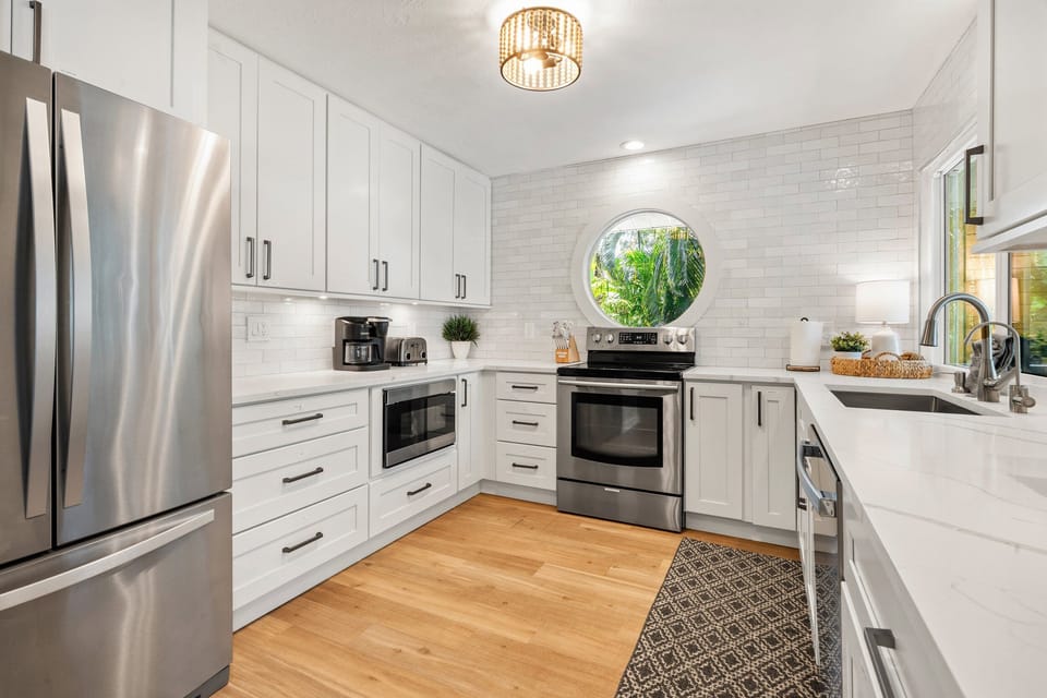We love the round window in the kitchen!
