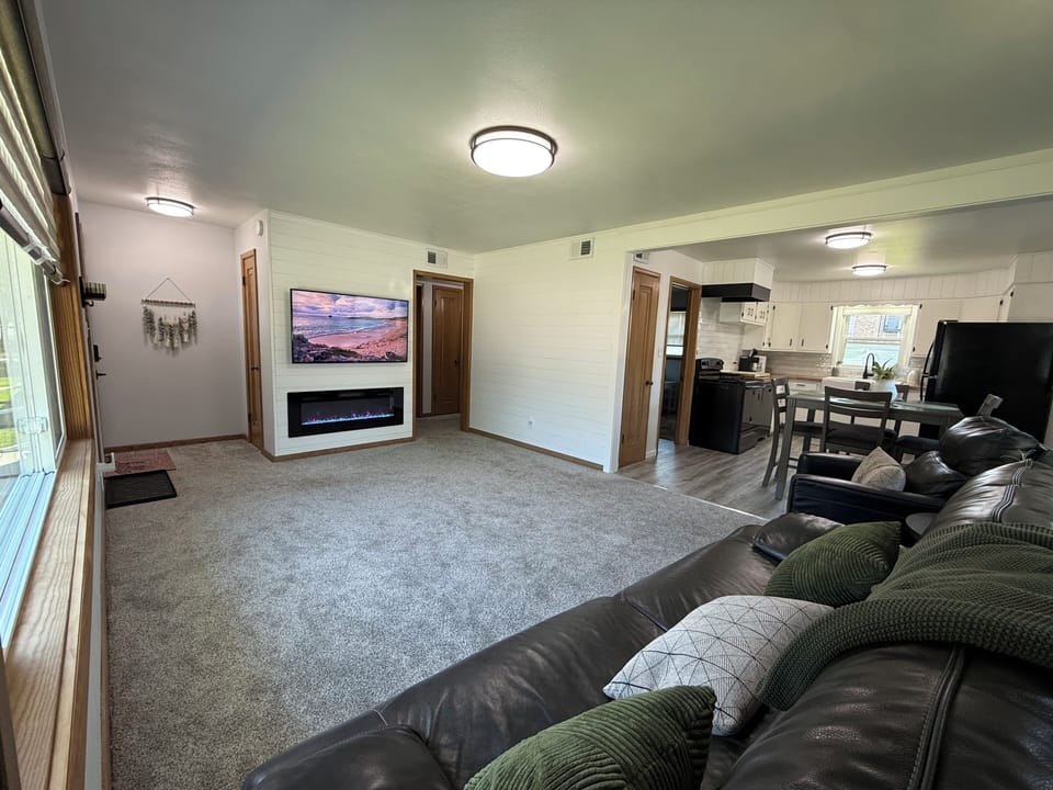 Open living room to kitchen concept