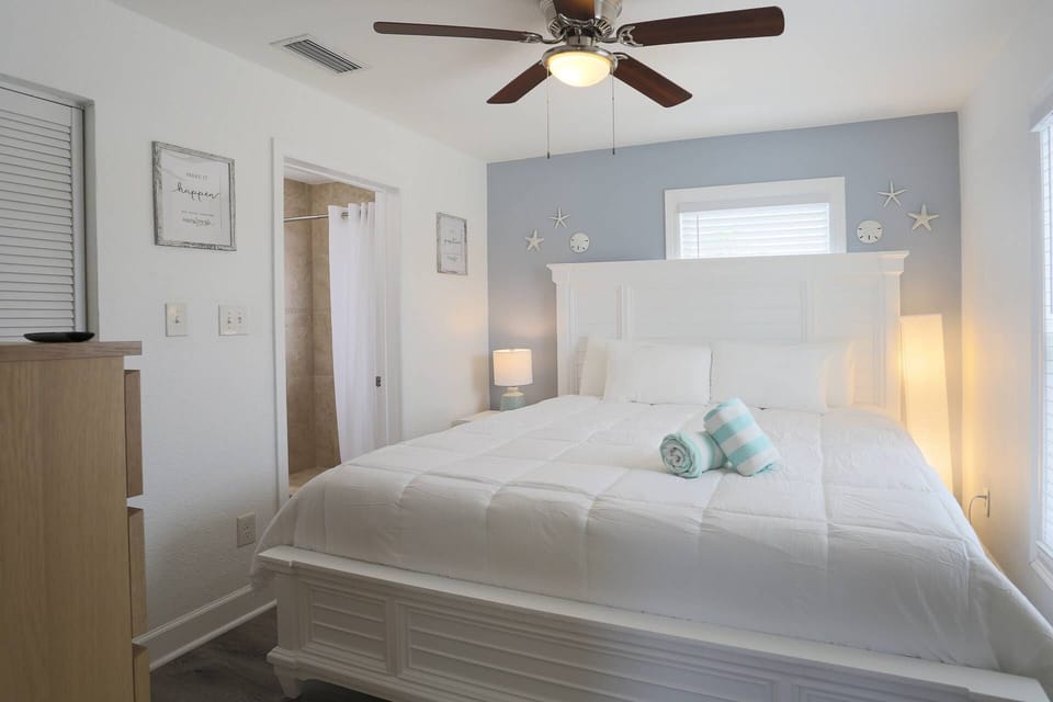 8 Silver Sands King Bedroom En-suite Bathroom