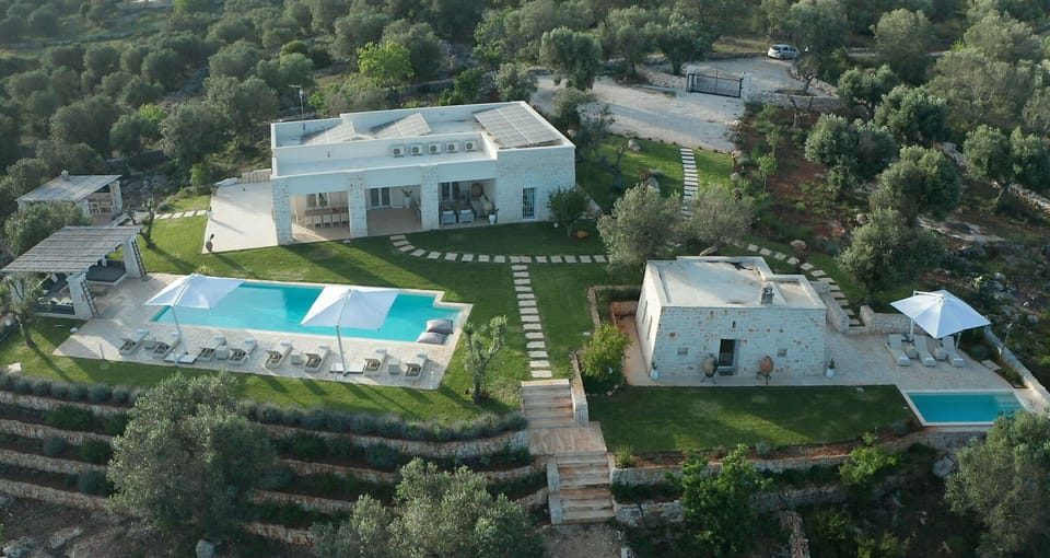 Amenities, Building Exterior, Garden, Pool, Room Detail, Spring, Summer