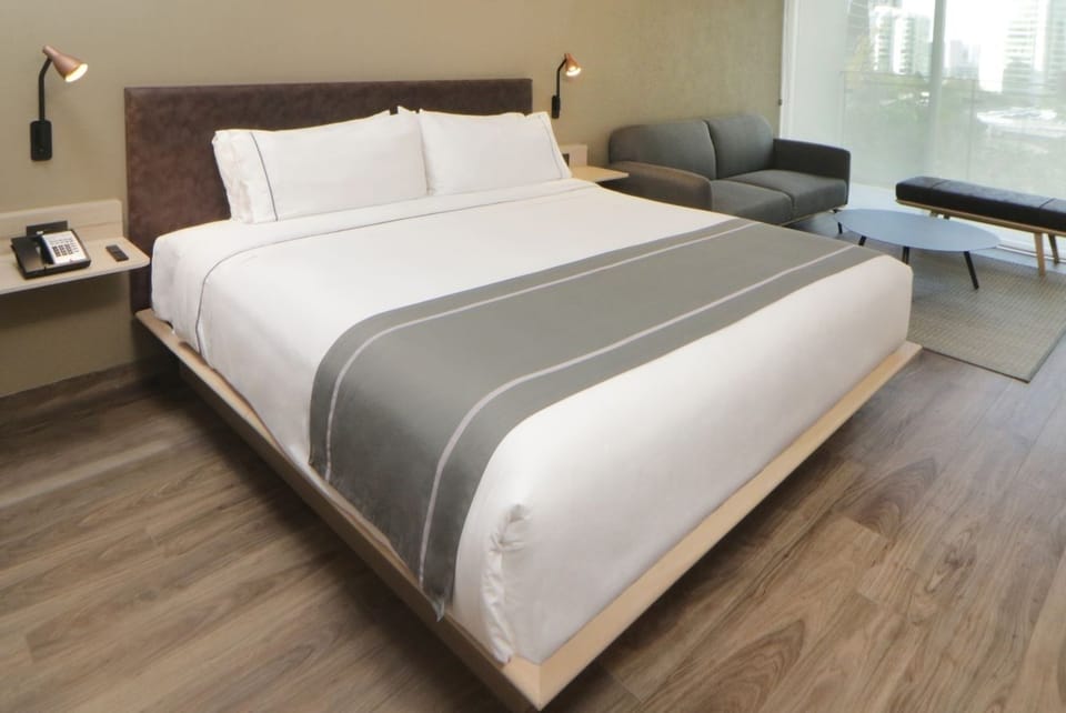 Unit with King size bed