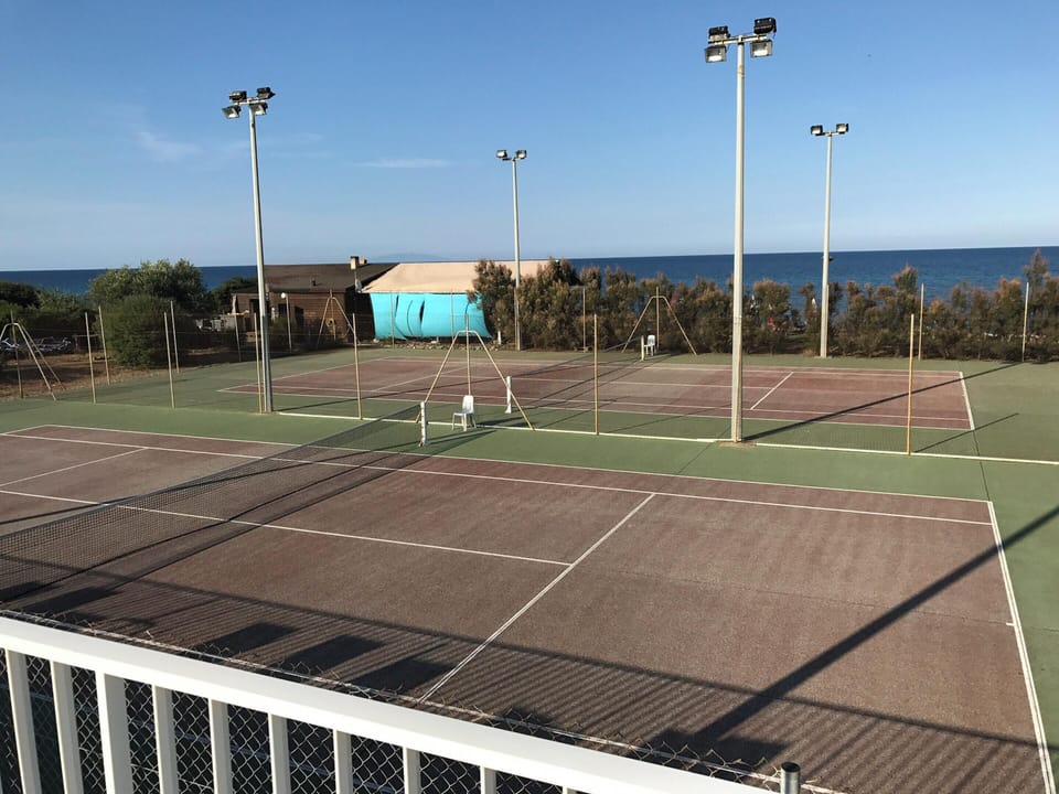 Field (volley/tennis)