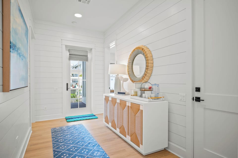 Hallway Coffee Bar, 1st Floor