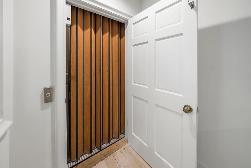 Elevator - Goes to first 3 floors!