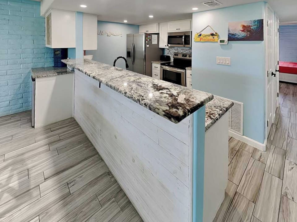Full Kitchen - Stainless Steel Appliances