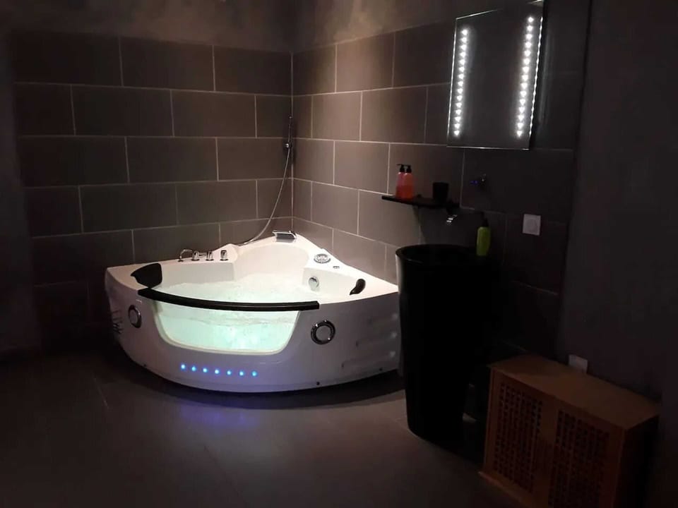 Jacuzzi