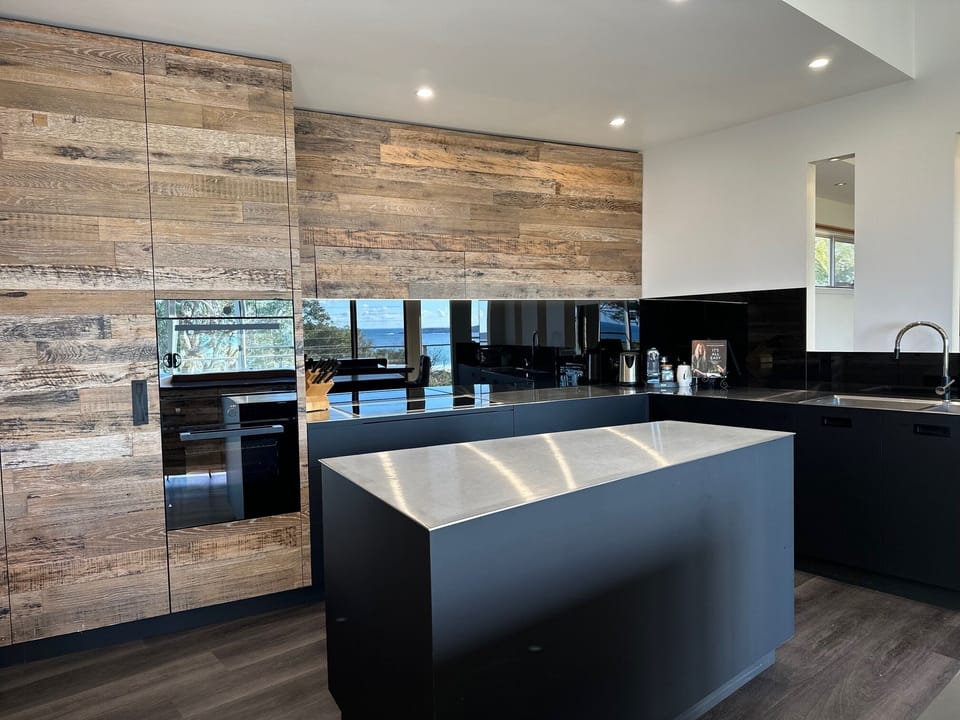 Designer Kitchen for even the most discerning chef!