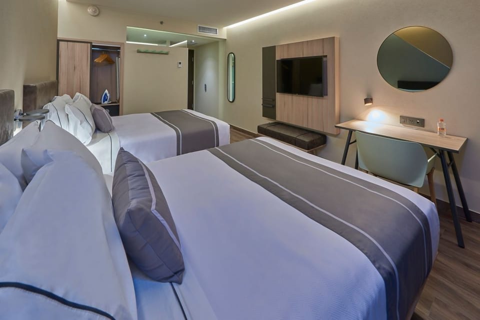 Unit with Two Queen size beds