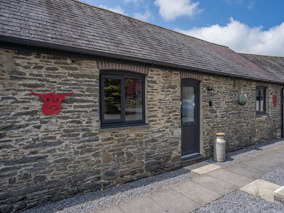 Exterior | The Old Cowsheds 3 - Mynach - Gaer Cottages, Cribyn, Lampeter