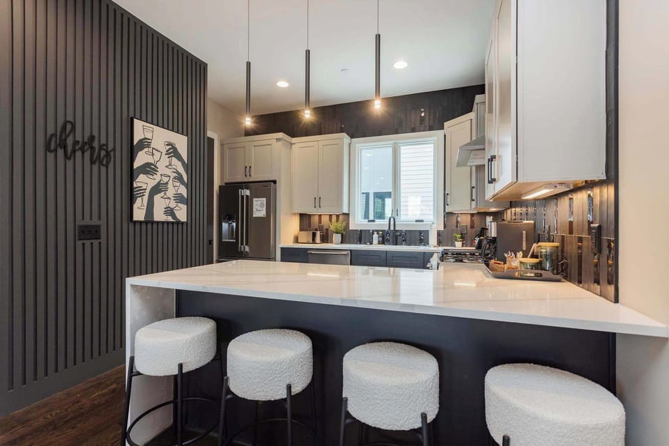 Brand New Fully Stocked Kitchen