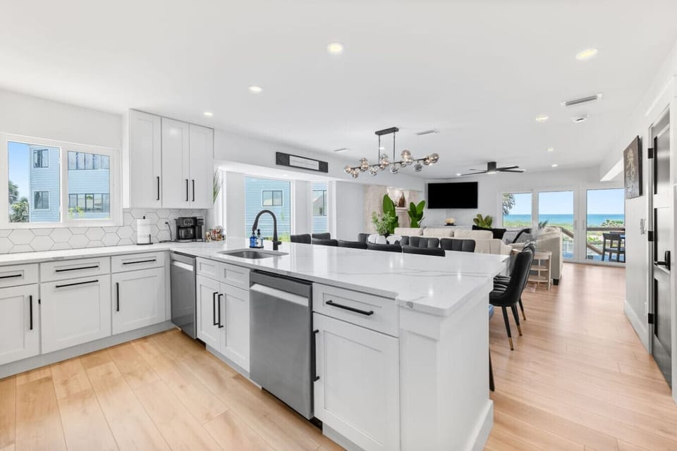 Ocean views from the kitchen!