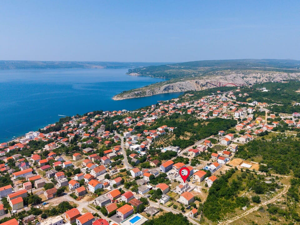 Residential Area, Neighbourhood, Coast, Coastal And Oceanic Landforms, Suburb, Sea, Bay, Shore, Beach, Resort Town