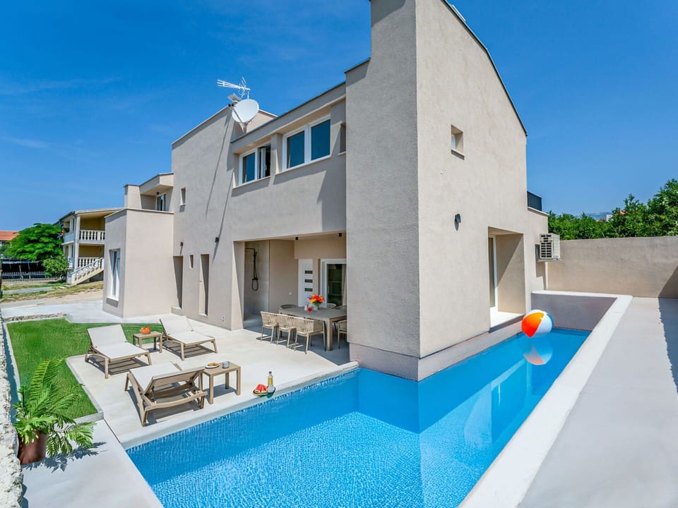 Swimming Pool, Composite Material, Estate, Villa, Resort, Hotel, Courtyard, Balcony, Eco Hotel, Mansion