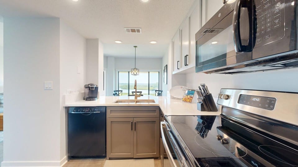 Fully Stocked Kitchen