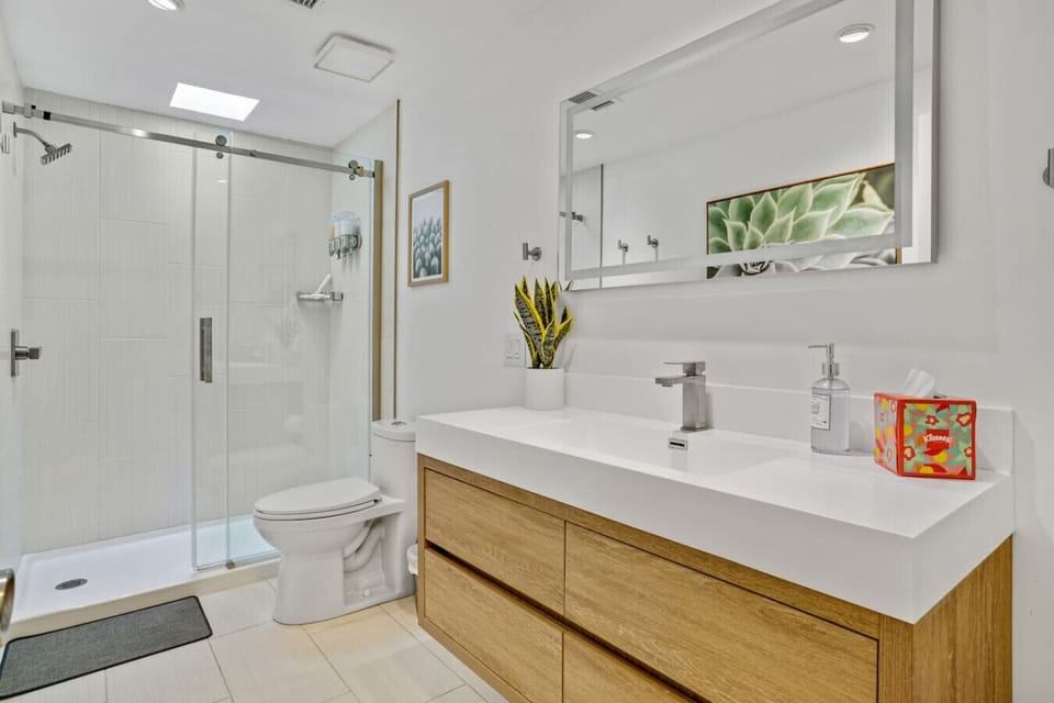 Full bathroom