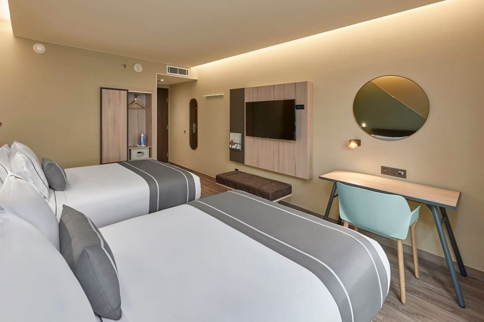 Unit with Two Queen size beds