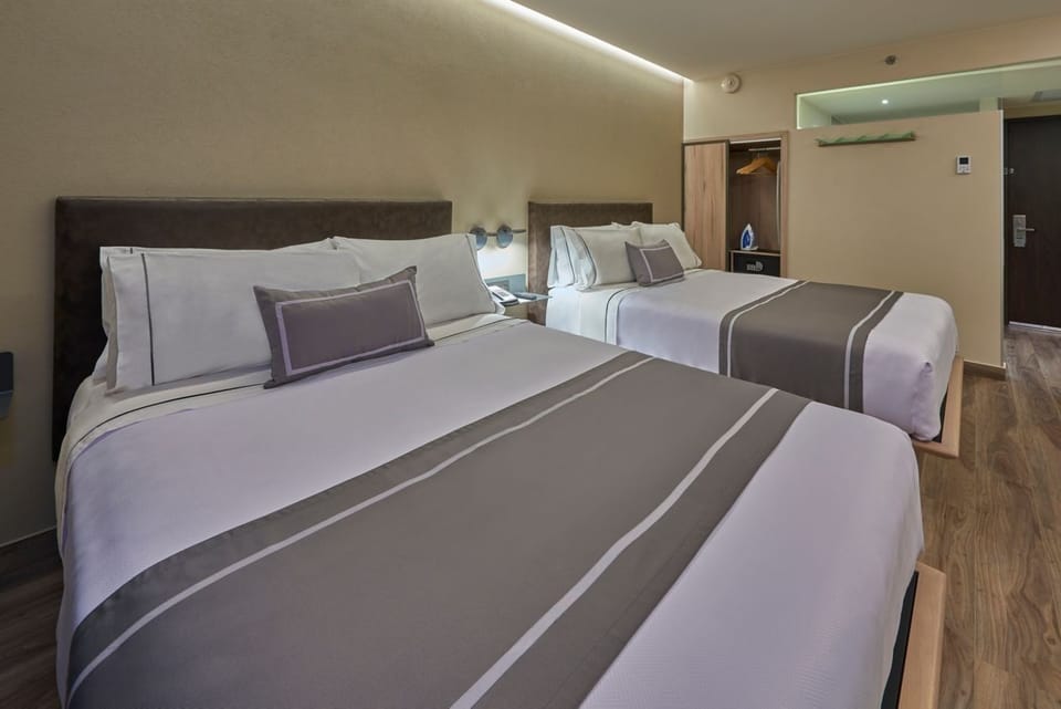 Comfortable Unit with Two Queen size beds