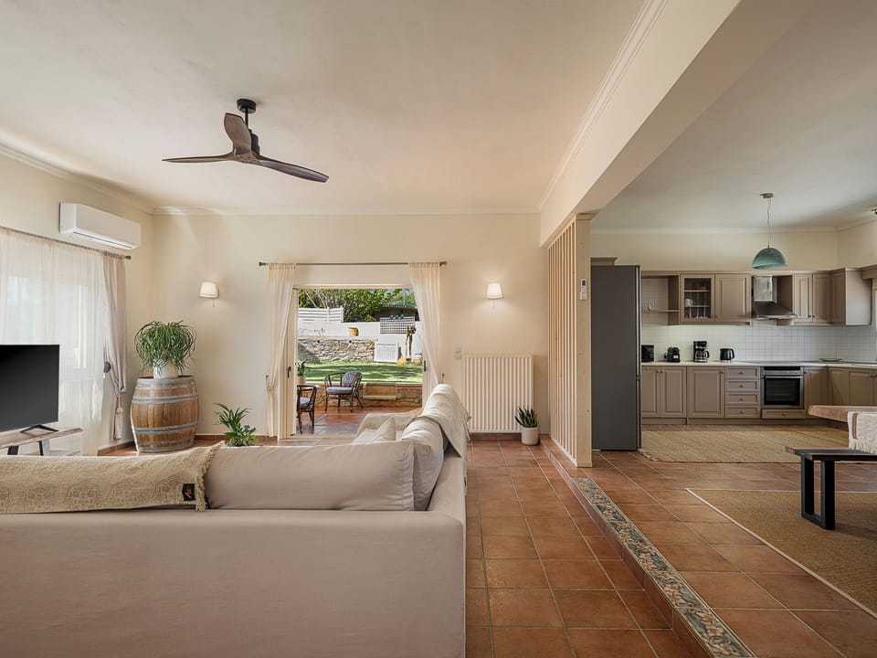 Sitting Room & Dinning Room & Kitchen (open plan)