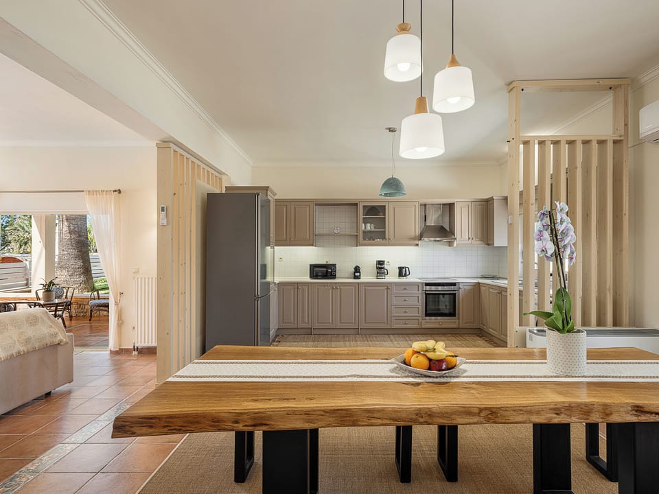 Dining & Kitchen