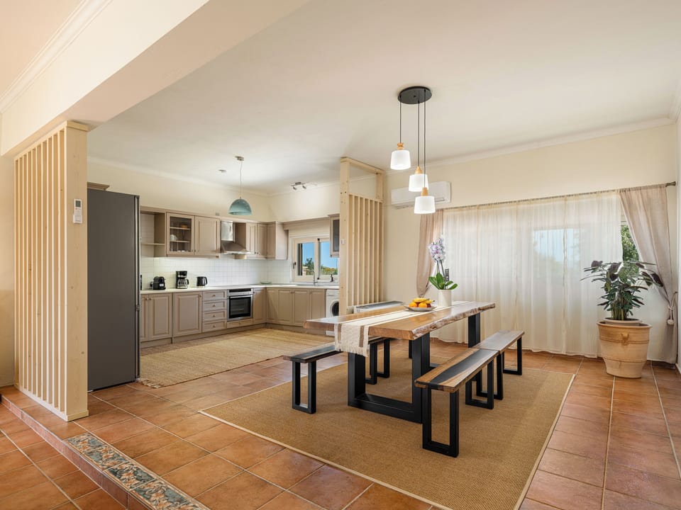 Dining & Kitchen