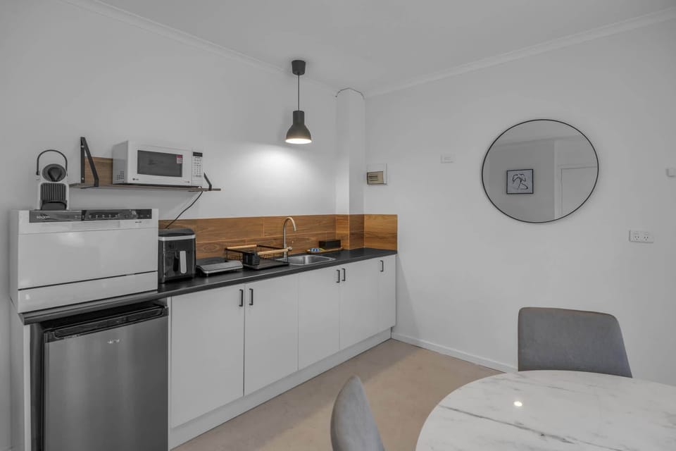 Kitchen/Dining Area