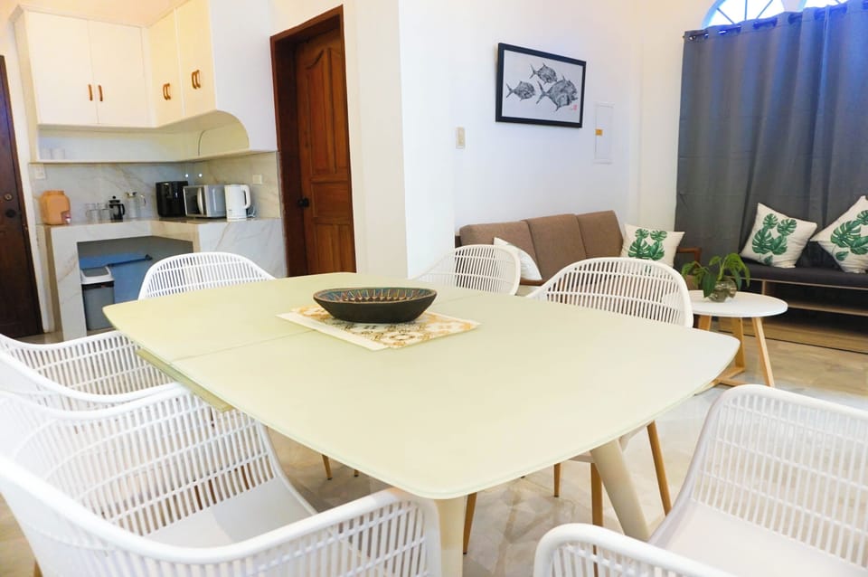 1 bedroom unit - Dining room area