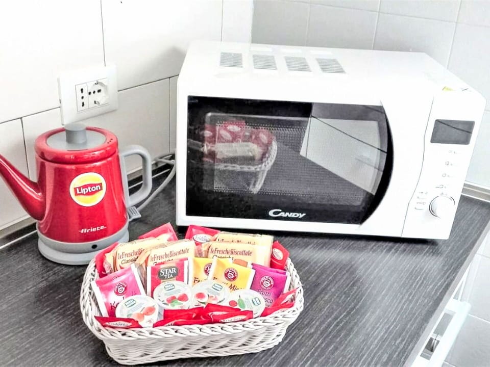 Machine, Small Appliance, Kitchen Appliance, Food, Finger Food, Advertising