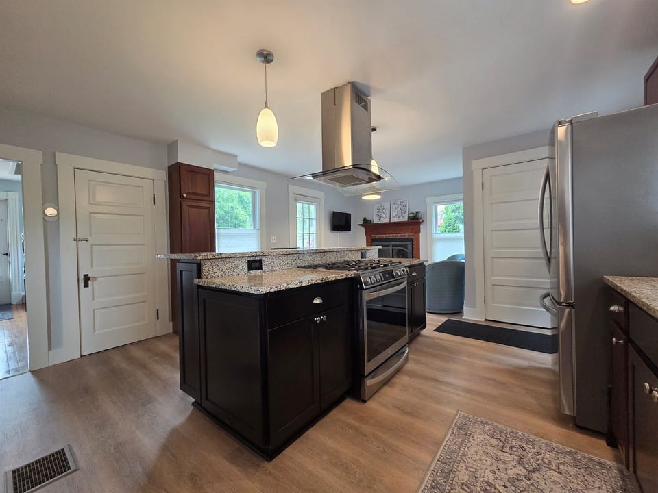 Chefs Paradise! Culinary adventures await with modern appliances and sleek granite countertops!