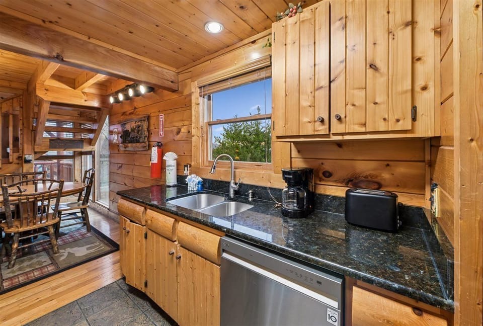 28-Kitchen