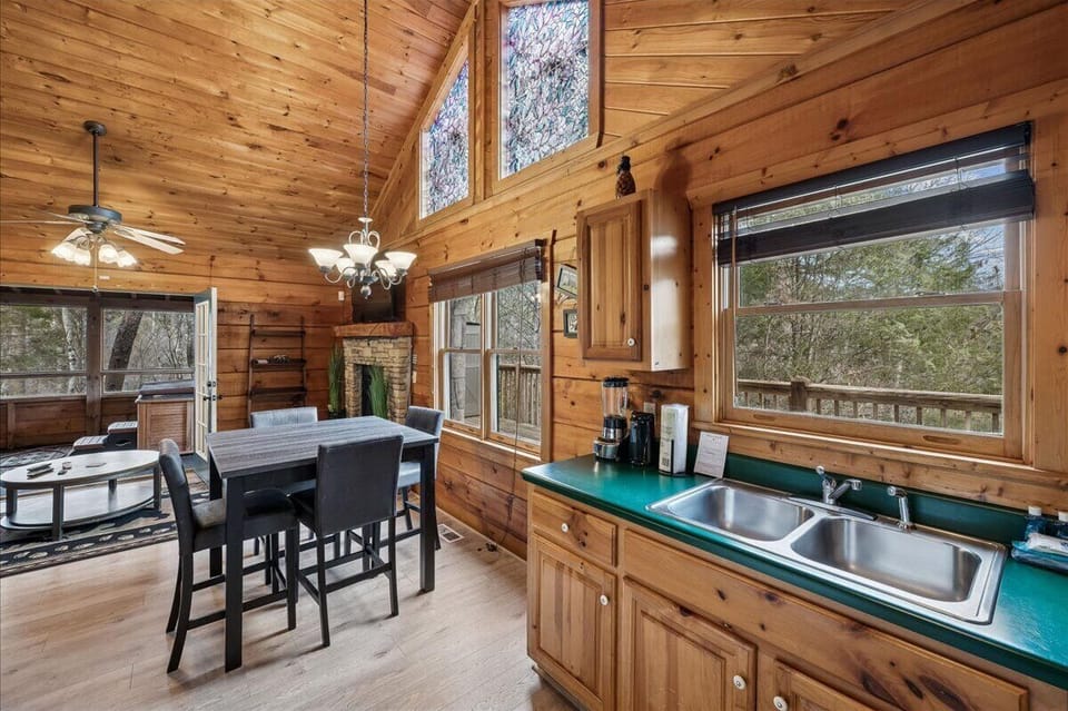 15-Dining Room