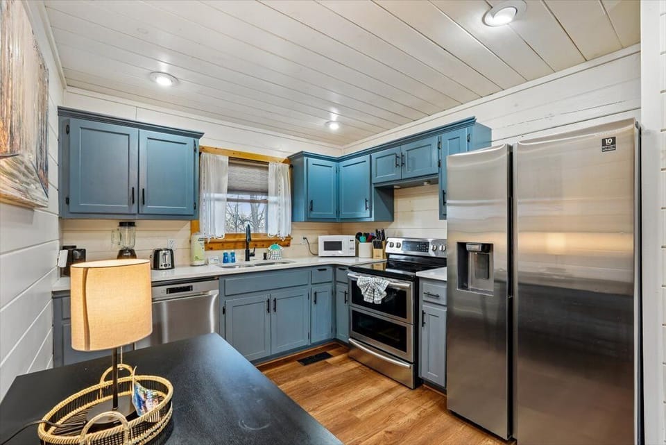 25-Kitchen