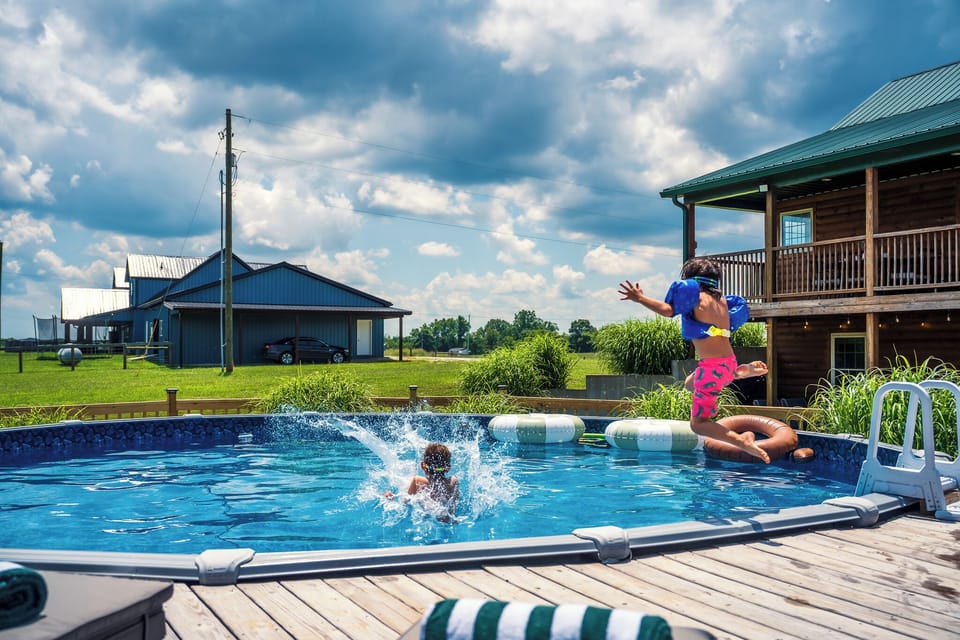 Cannonball! 🌊 Sun, splashing and smiles await on your private pool deck because the best family memories start right here in bourbon country.